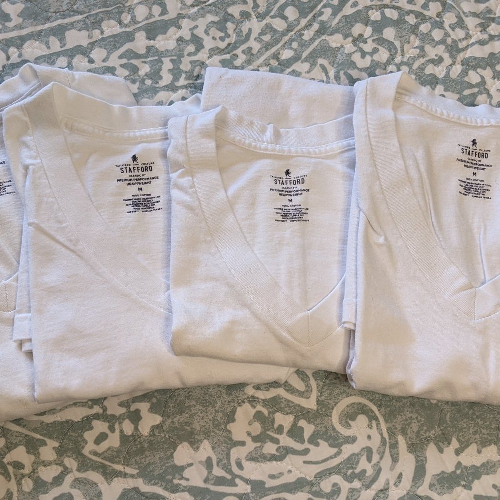 STAFFORD MENS V NECK T-SHIRT MEDIUM SIZE UNDERSHIRTS